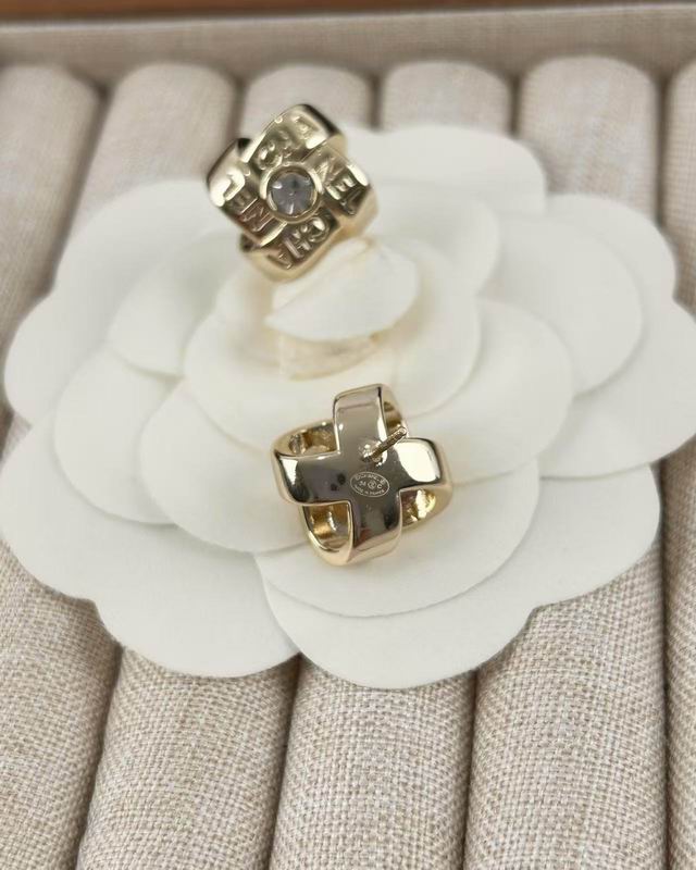 Chanel Earring 06yxh46